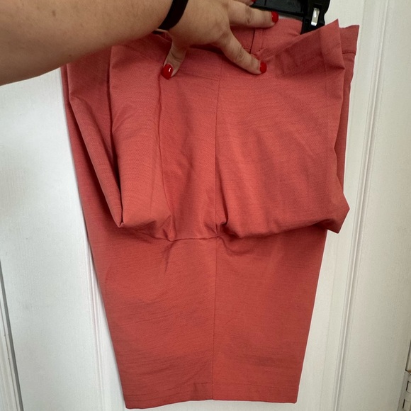 GREG NORMAM GOLF SHORTS. EXCELLENT CONDITION. MOISTURE WICK. SOFT 4 WAY STRETCH - Picture 4 of 11